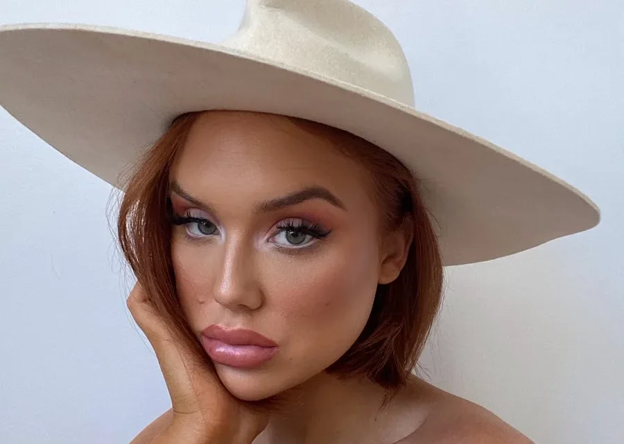 Lily Brown Biography: Net Worth, Age, Siblings, Parents, Height, Relationship, Career, Instagram