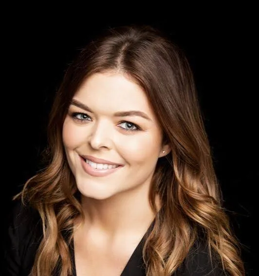 Doireann Garrihy Biography: Sisters, Age, Net Worth, Podcast, Education, Career, Husband