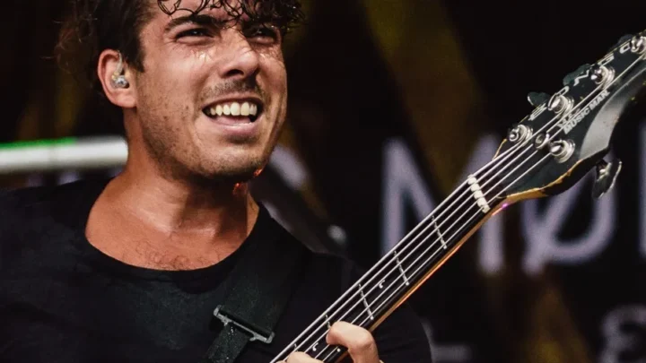 Daniel Oliver Biography: Age, Songs, Ethnicity, YouTube, Wife, Height, Awards, Parents, Net Worth