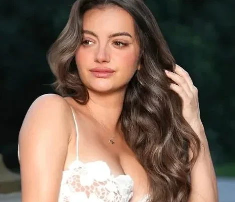 Natalia Janoszek Biography: Movies, Instagram, Parents, Height, Age, Partner, Ethnicity, Net Worth, Awards