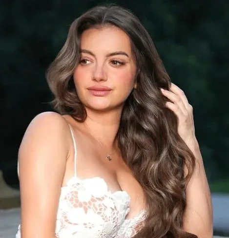 Natalia Janoszek Biography: Movies, Instagram, Parents, Height, Age, Partner, Ethnicity, Net Worth, Awards