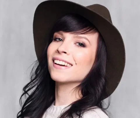 Paulina Mikuła Biography: Ethnicity, Books, Age, Height, Net Worth, Awards, Partner, Instagram