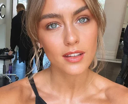 Steph Claire Smith Biography: Net Worth, Children, Relationship, Age, Height, Parents, Instagram