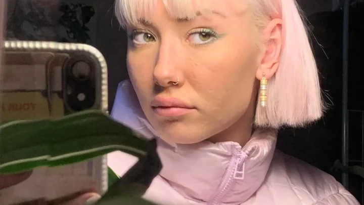 Nieve Ella Biography: Age, Net Worth, Parents, Songs, Height, Career, Boyfriend