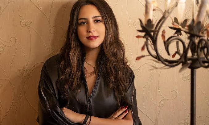Mayssa Karaa Bio: Age, Net Worth, Height, Parents, Sister, Boyfriend, Songs & Albums