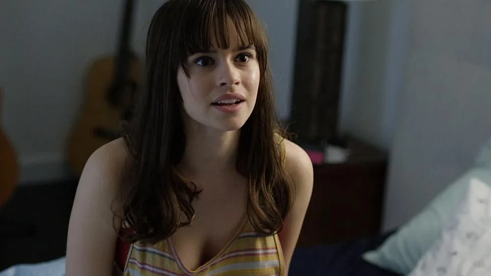 Ema Horvath Biography: Education, Movies & TV Shows, Age, Height, Net Worth, Awards, Parents, Spouse, Instagram