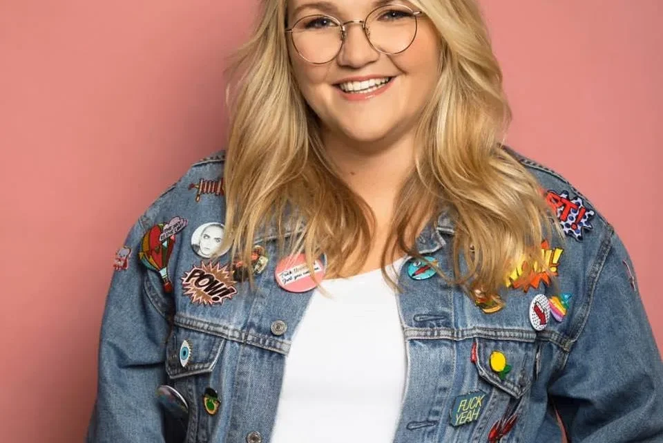 Lola Dubini Biography: Net Worth, Songs, Parents, Movies, Age, Boyfriend , YouTube