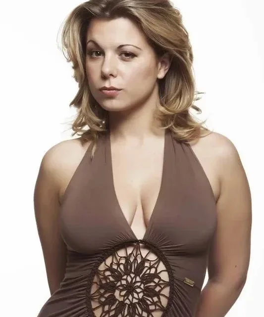 Cindy Lopes Biography: Movies, Age, Height, Songs, Ethnicity, Net Worth, Awards, Tv Shows