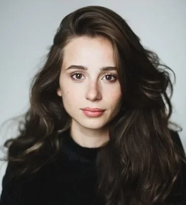 Carla Poquin Biography: Instagram, Net Worth, Age, Height, Ethnicity, Movies, Boyfriend