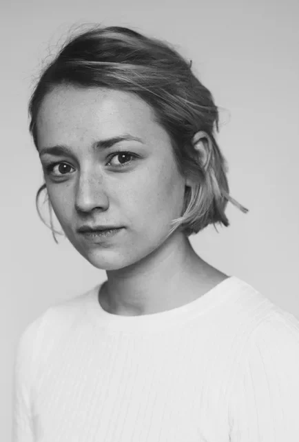 Kristine Thorp Biography: Husband, Age, Movies, Height, Awards, Books, Ethnicity, Net Worth