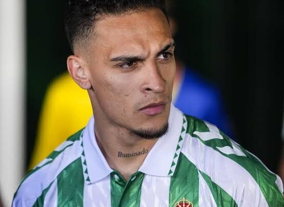 Antony dos Santos Biography: Parents, Football Clubs, Age, Height, Ethnicity, Net Worth, Wife