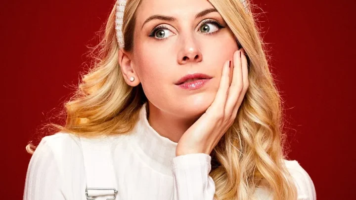 Laura Laune Biography: Ethnicity, Parents, Songs, Net Worth, Partner, Awards, Instagram