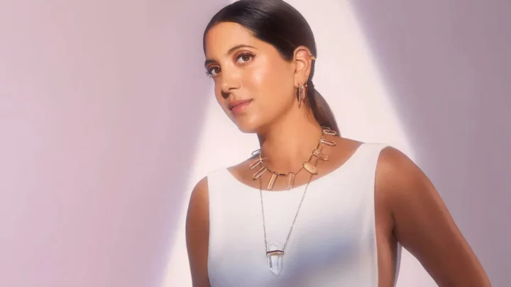 Noor Fares Biography: Height, Age, Husband, Net Worth, Parents, Jewelry, Education, Brand