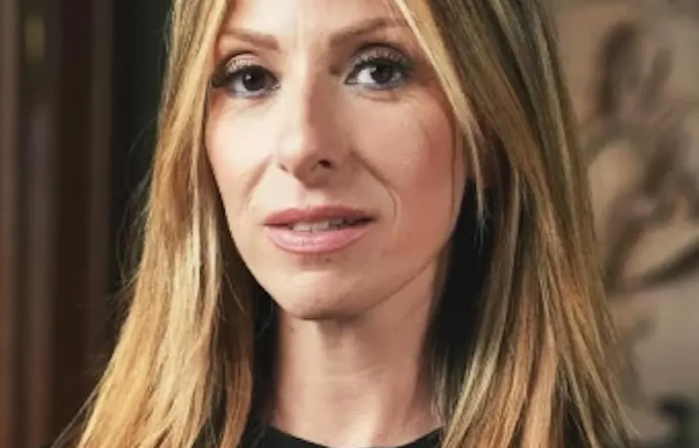 Gülcan Kamps Biography: Net Worth, Age, Husband, Height, Children, Parents, TV Career, Nationality