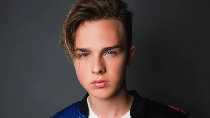 Mike Singer Biography: Age, Net Worth, Parents, Songs, Albums, Girlfriend, Height, Nationality, Career