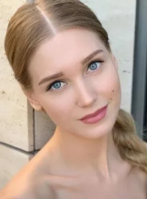 Kristina Asmus Biography: Movies, Husband, Age, Net Worth, Daughter, Height, TV Shows, Parents