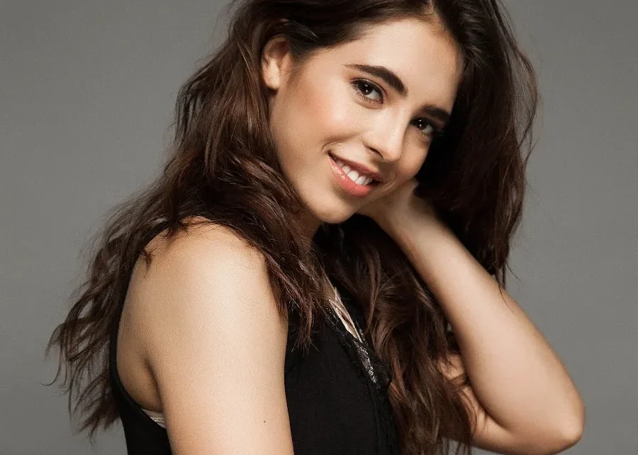 Arantza Ruiz Biography: Net Worth, Songs, Awards, Parents, Age, Movies, Height