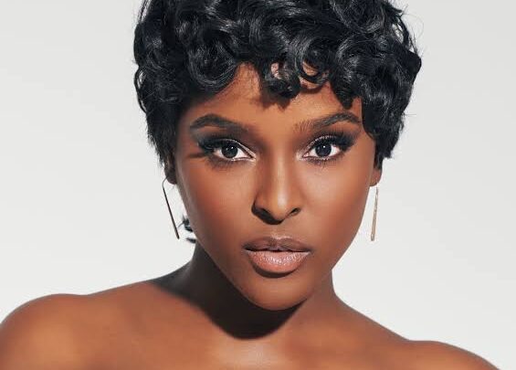 Antoinette Robertson Biography: Parents, Net Worth, Movies, Age, Height, Ethnicity, Partner, Religion