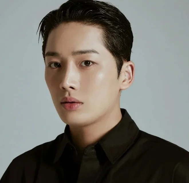 Sehoon Moon Biography: Age, Girlfriend, Height, Net Worth, Parents, Restaurant, Reality Show, YouTube