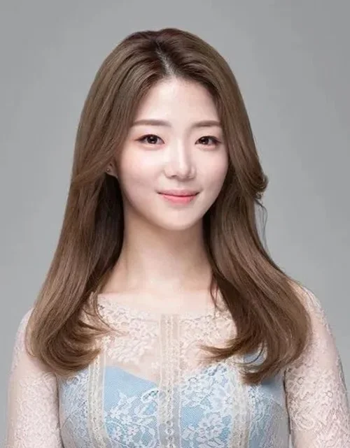 Shin Ji-yeon Biography: Age, Boyfriend, Height, Net Worth, Parents, YouTube, Reality Show