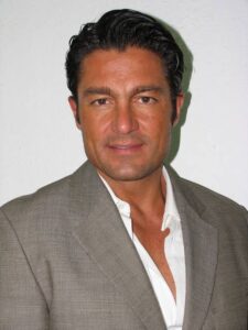 Fernando Colunga