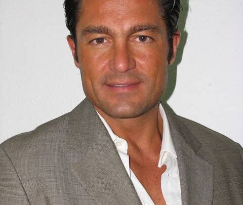 Fernando Colunga Biography: Age, Wife, Height, Net Worth, Parents, Movies & TV Shows, Career