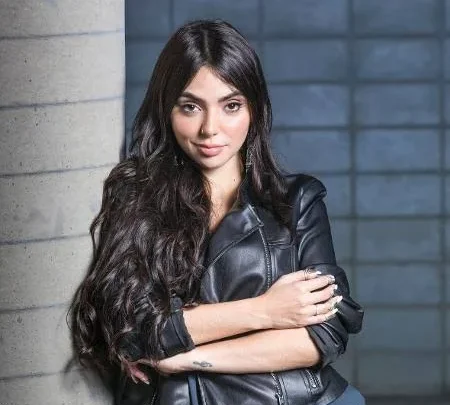 Nyvi Estephan Biography: Age, Boyfriend, Height, Net Worth, Parents, Esports, Career, Awards