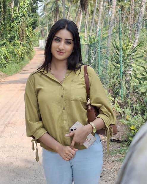 Piyumali Edirisinghe Biography: Age, Husband, Net Worth, Parents, Height, Movies & TV Shows, Awards