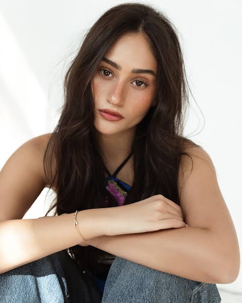 Agam Buhbut Biography: Songs, Parents, Net Worth, Age, Height, Movies, Instagram, Boyfriend