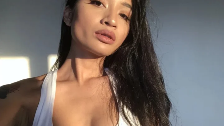 Avery Black Biography: Age, Net Worth, Height, Adult Films, Boyfriend, Instagram, Awards