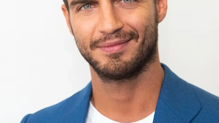 Maxi Iglesias Biography: Religion, Height, Age, Movies, Ethnicity, Net Worth, TV Shows, Partner