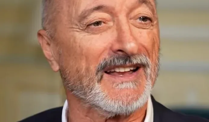 Arturo Pérez-Reverte Biography: Age, Books, Height, Ethnicity, Wife, Awards, Children, Net Worth