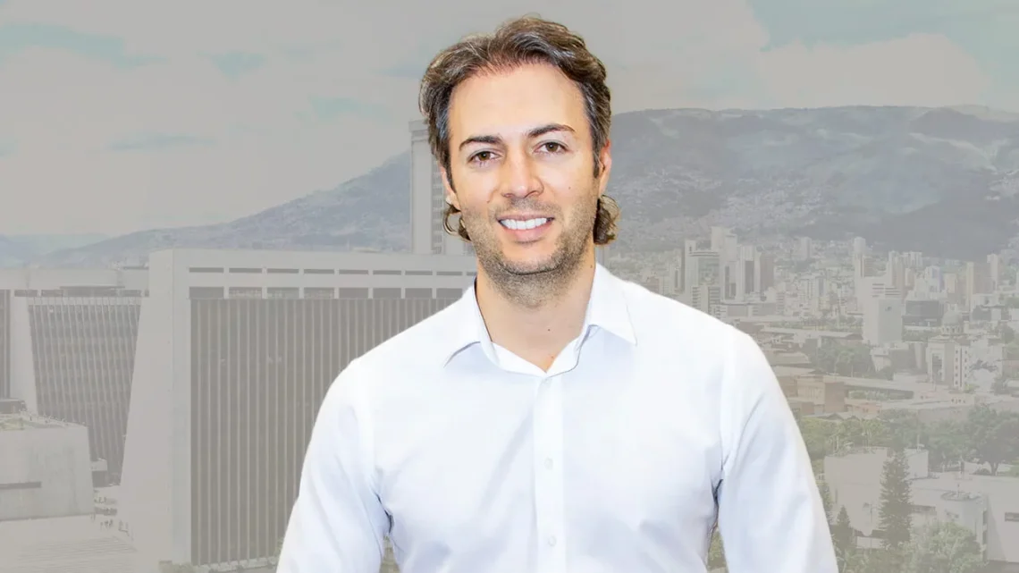 Daniel Quintero Biography: Age, Wife, Children, Parents, Height, Net Worth, Education, Mayor