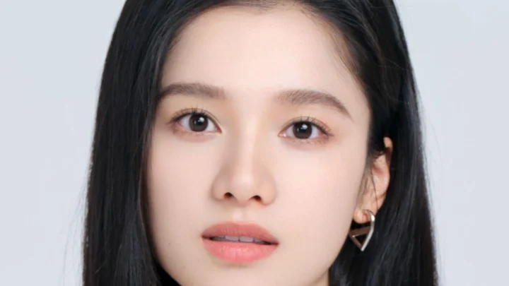 Angelina Zhang Biography: Parents, Instagram, Height, Age, Songs, Net Worth, Ethnicity, YouTube