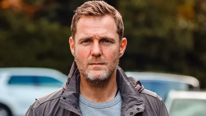 Simon Squibb Biography: Wife, Ethnicity, Parents, Net Worth, TV Shows, HelpBnk, Age, Parents