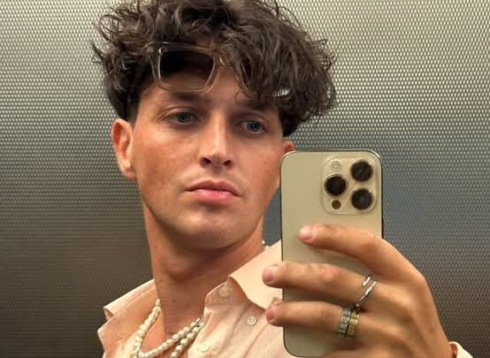 Leo Mahalo Biography: Instagram, Net Worth, Awards, Girlfriend, Age, Height, Parents