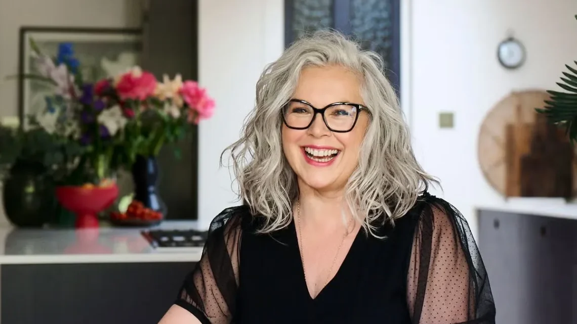 Kate Watson-Smyth Biography: Ethnicity, Parents, Religion, Awards, Height, Books, Age