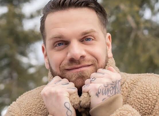 Keen’V Biography: Ethnicity, Parents, TV Shows, Real Name, Songs, Instagram, Net Worth