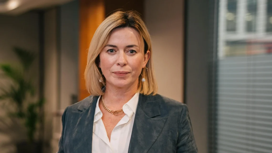 Eve Myles Biography: Age, Career, Net Worth, Husband, Children, Parents, Movies, Ethnicity