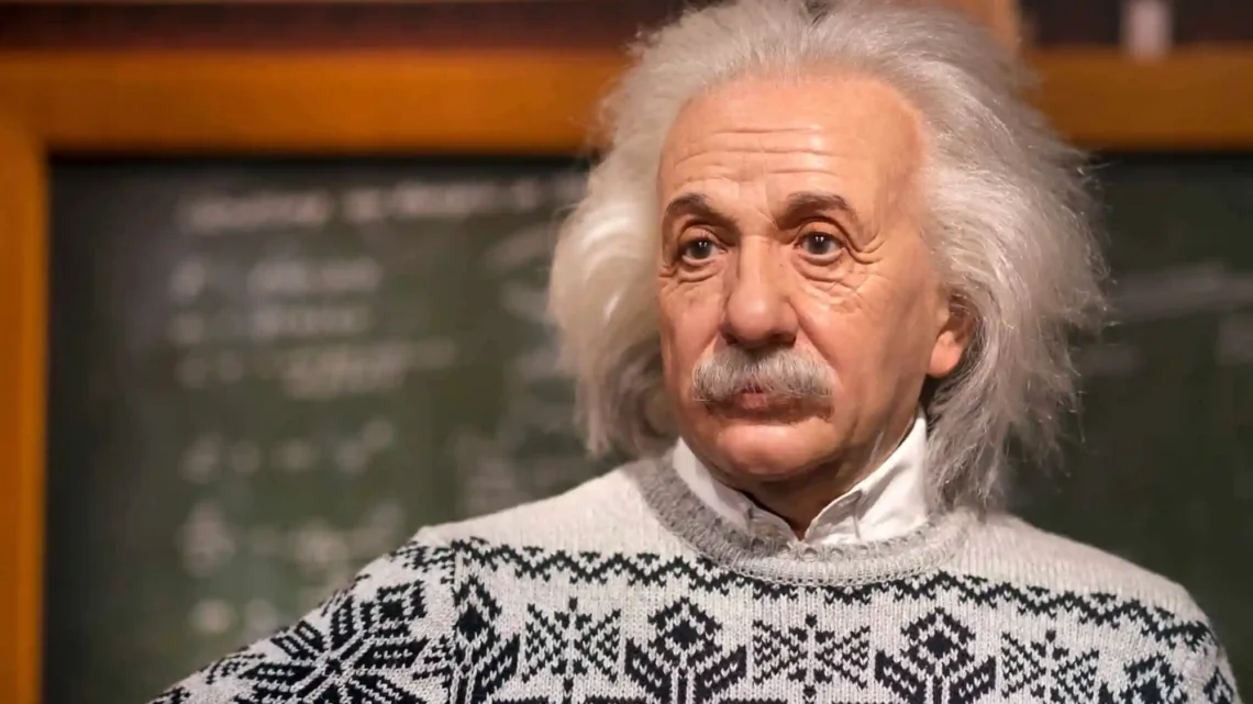 Albert Einstein Biography: Children, Age, IQ, Wife, Net Worth, Parents, Height, Invention, Religion, Death
