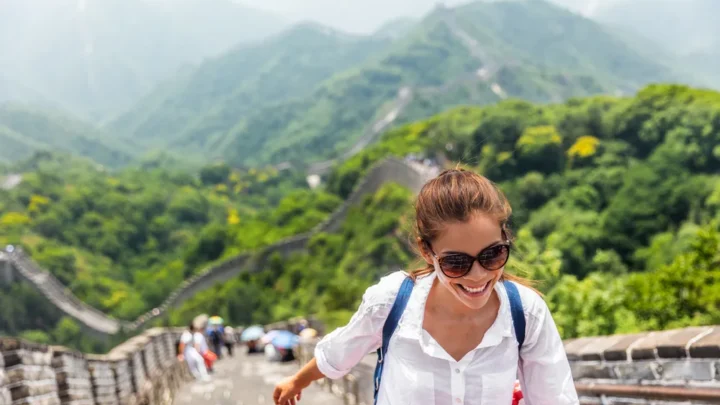 How to Be a Respectful Tourist: Cultural Etiquette Tips