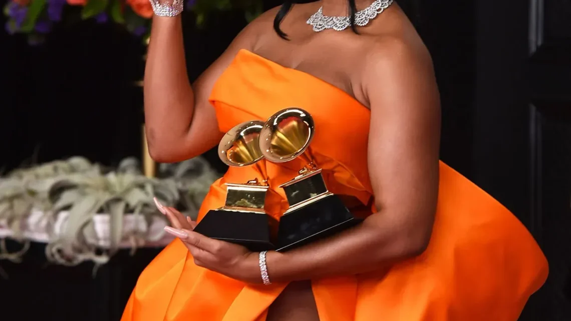 Megan Thee Stallion Biography: Age, Songs, Net Worth, Parents, Wikipedia, Boyfriend, Instagram, Height, Real Name