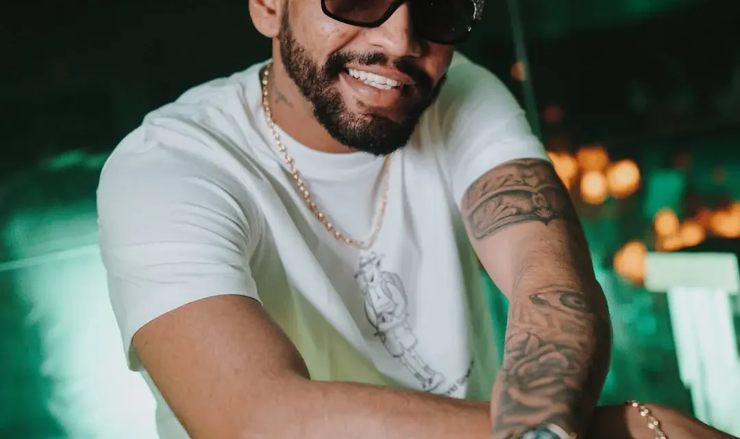 Samara Riahi Biography: Age, Wife, Net Worth, Children, Parents, Height, Songs, Albums