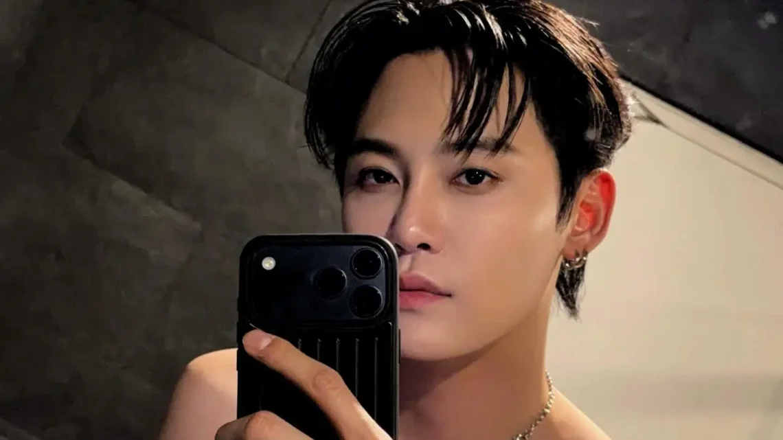 Noppanut Guntachai Biography: Films, Brands, Boyfriend, Height, Parents, Age, Net Worth, Siblings, Songs