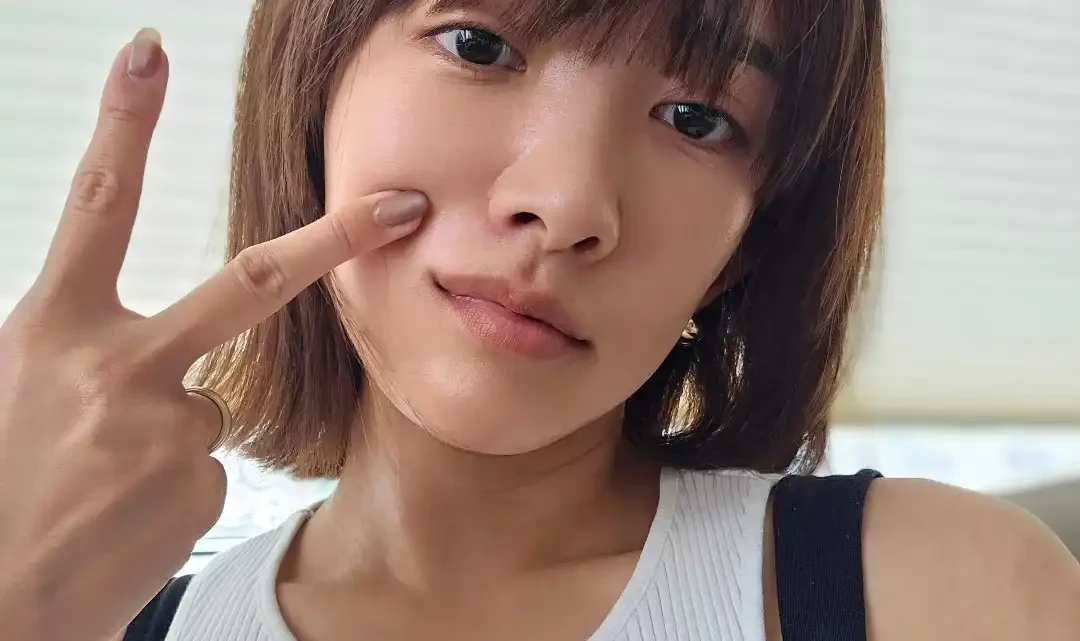 Natsuna Biography: Brothers, Birthday, Height, Parents, Age, Net Worth, Daughters, TV Series, Movies, Husband