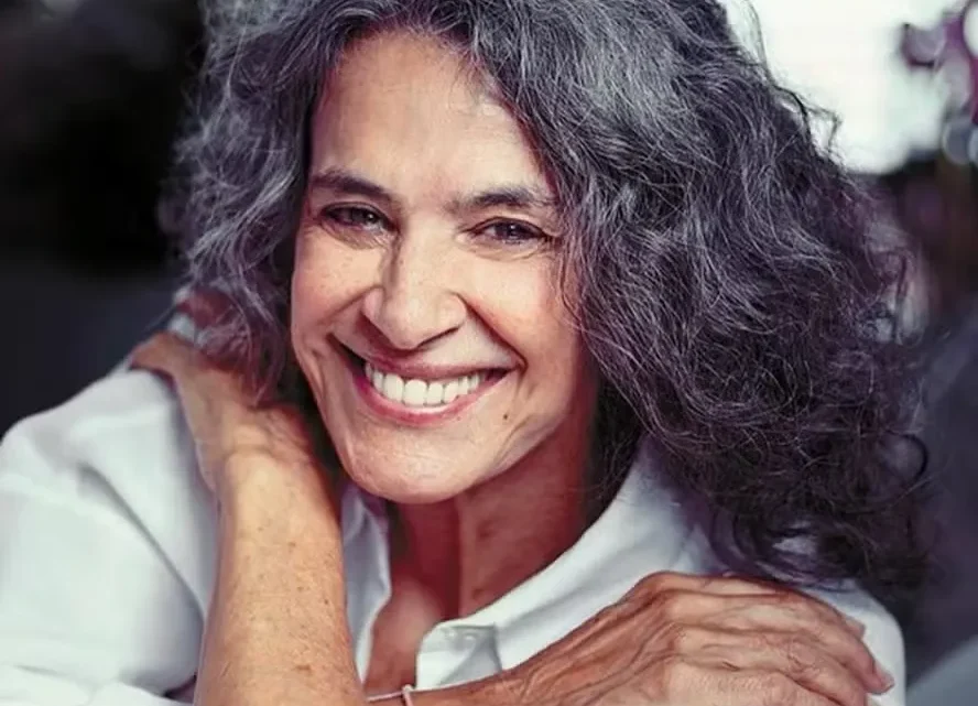 Simone (singer) Biography: Husband, Age, Net Worth, Siblings, Parents, Height, Children, Movies, TV Series, Awards, Songs