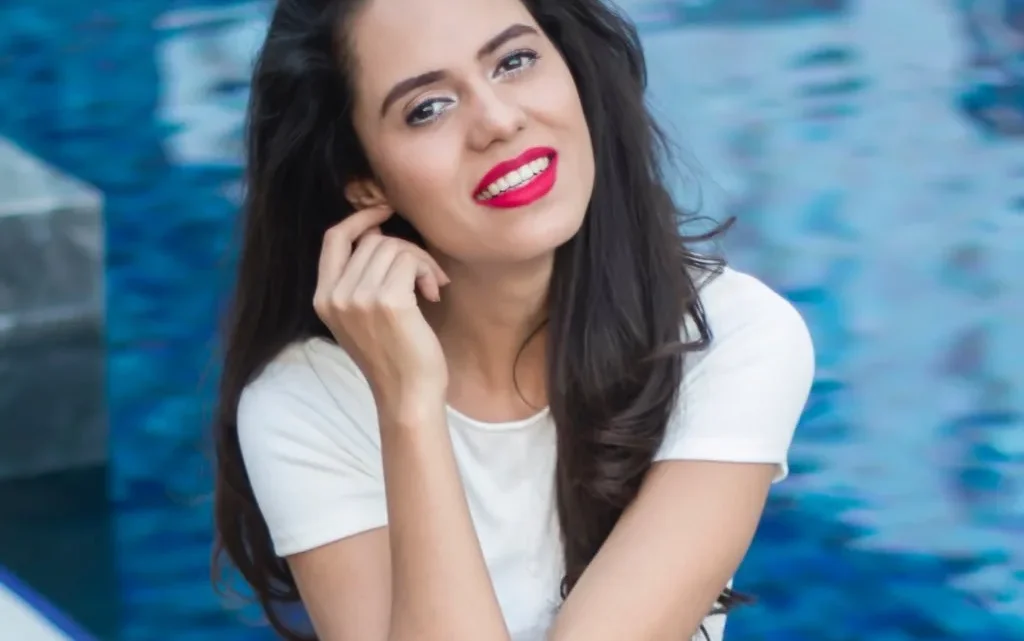 Aakriti Rana Biography: Age, Husband, Net Worth, Parents, Height, Fashion, Travel, YouTube, Wiki