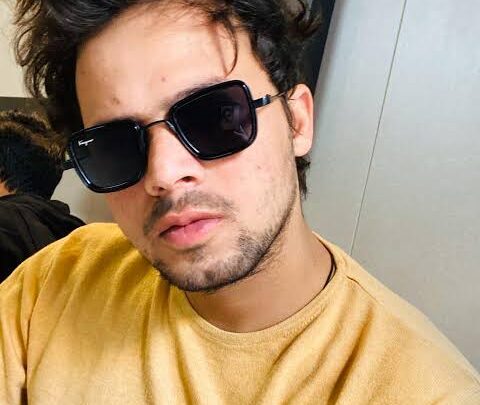 Zayn Saifi Biography: Age, Net Worth, Parents, Height, Girlfriend, Round2hell, YouTube, Wiki