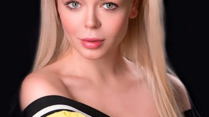 Alina Grosu Biography: Parents, Net Worth, Songs, Height, Ethnicity, Movies, Age, Partner