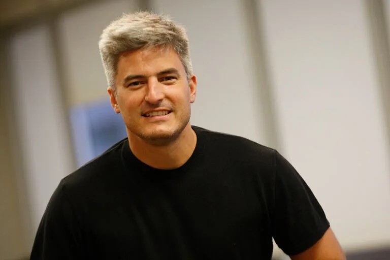 Ariel Senosiain Biography: Radio Shows, Ethnicity, Net Worth, Books, Children, Height, Religion